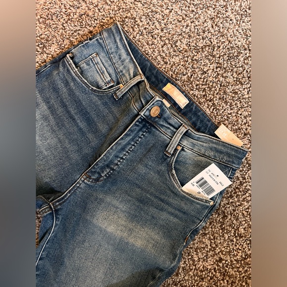 STRAIGHT LEG DENIM - Picture 3 of 4